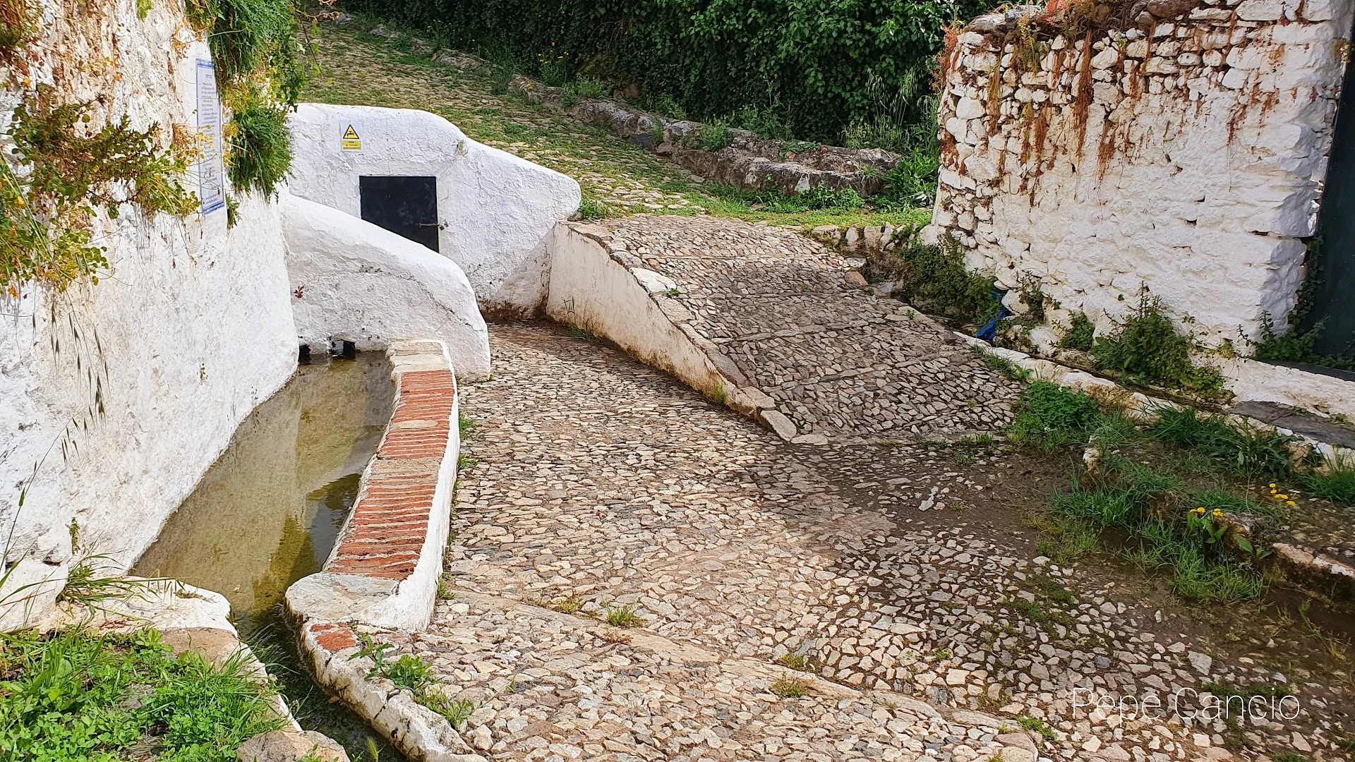 Foto 4 de Ayuntamiento de Linares de la Sierra