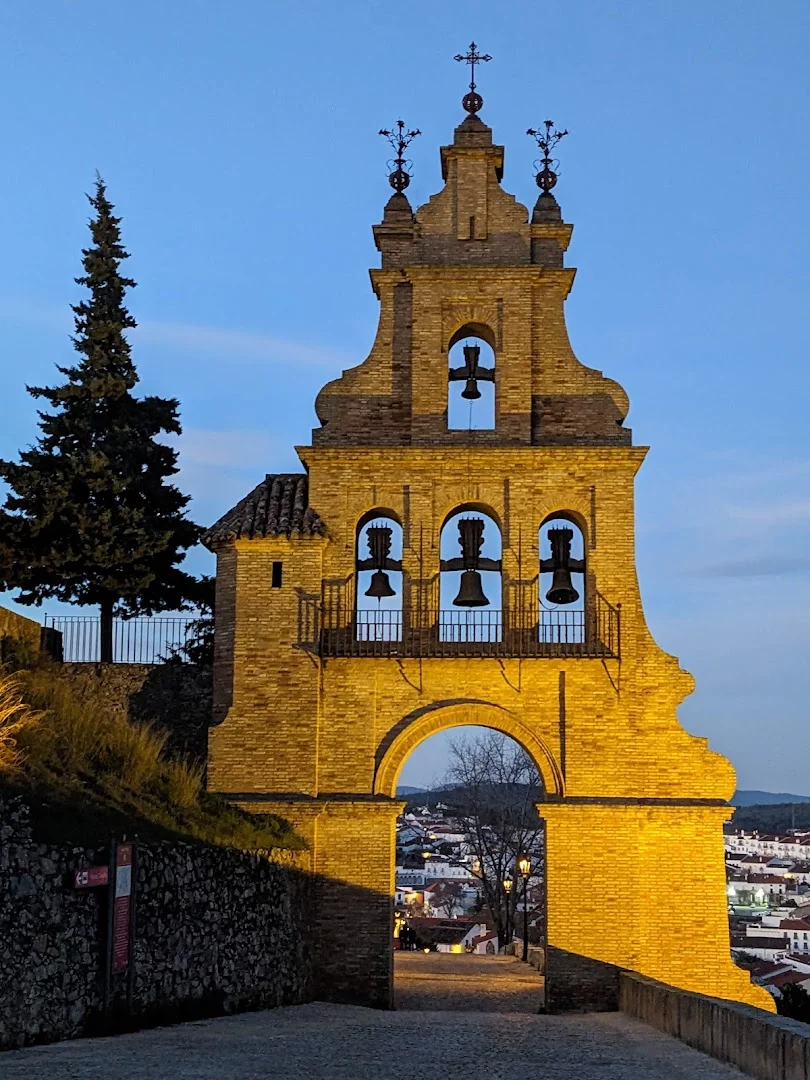Espadaña Puerta del Castillo