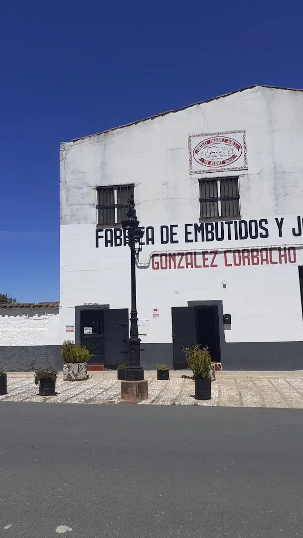 Foto 3 de Fábrica de Jamones y Embutidos González Corbacho e Hijos S. L