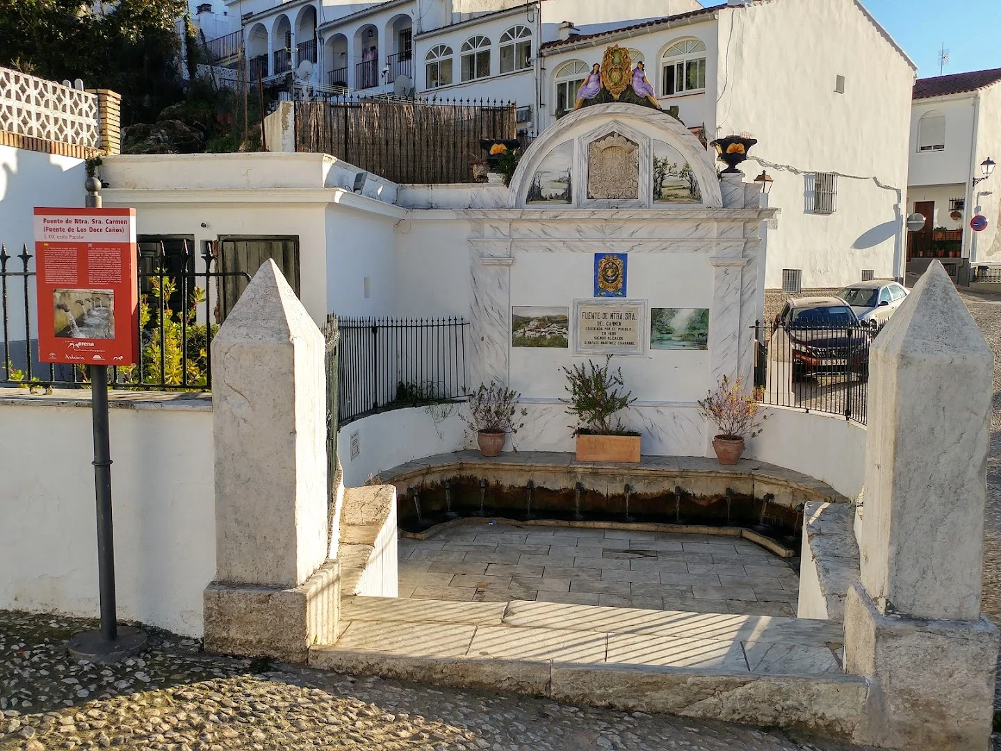 Foto 4 de Fuente de Los Doce Caños en Galaroza