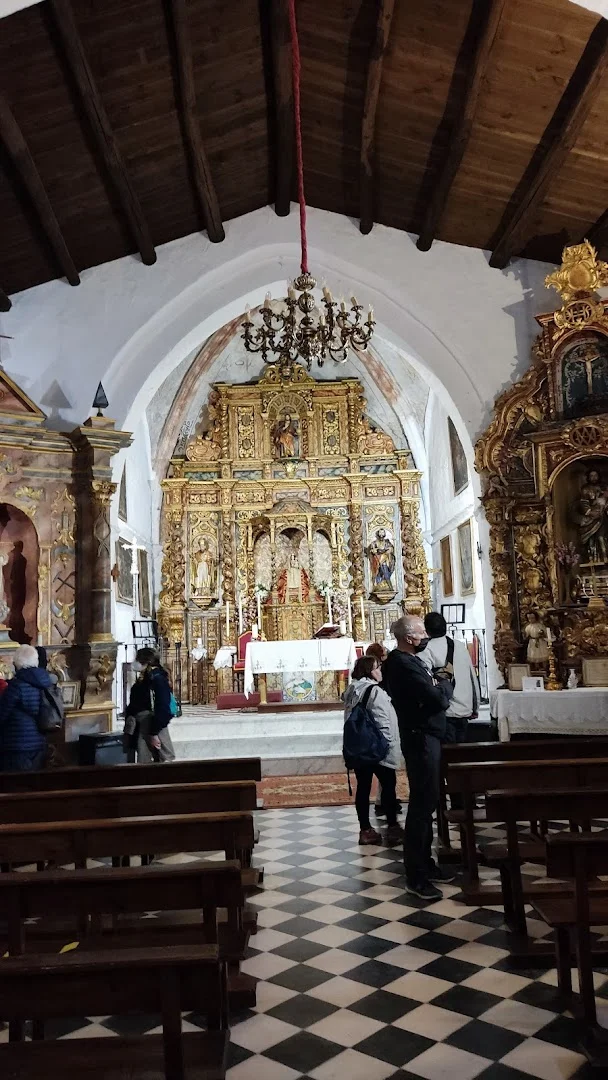 Foto 5 de Iglesia de Puerto Moral (San Pedro y San Pablo)