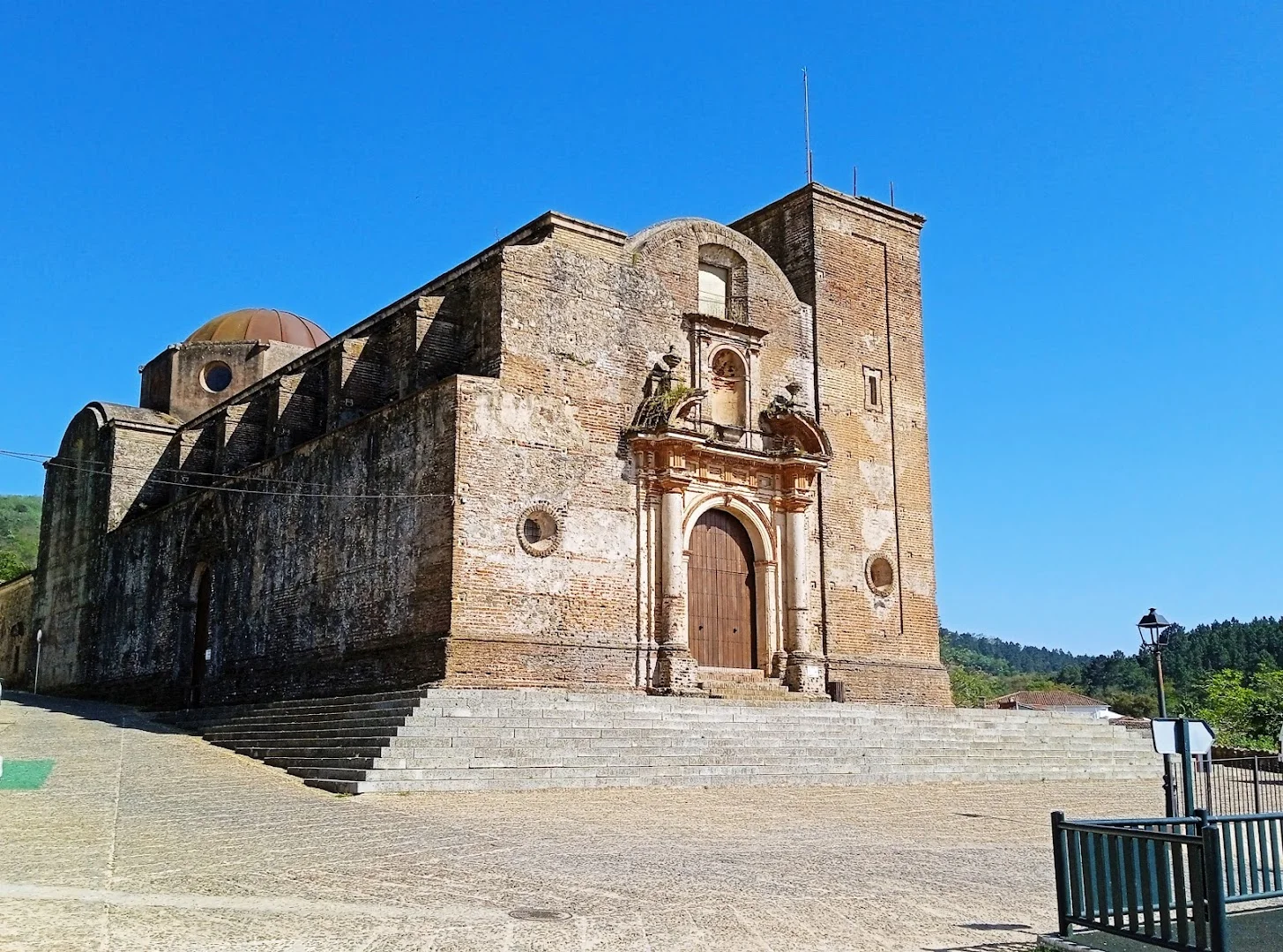 Foto 4 de Iglesia Inacabada o Iglesia Nueva (o Iglesia del Cementerio)