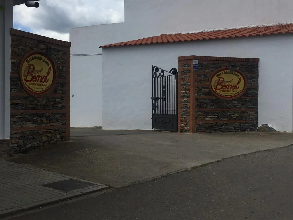Jamones y Embutidos Bernal Slu