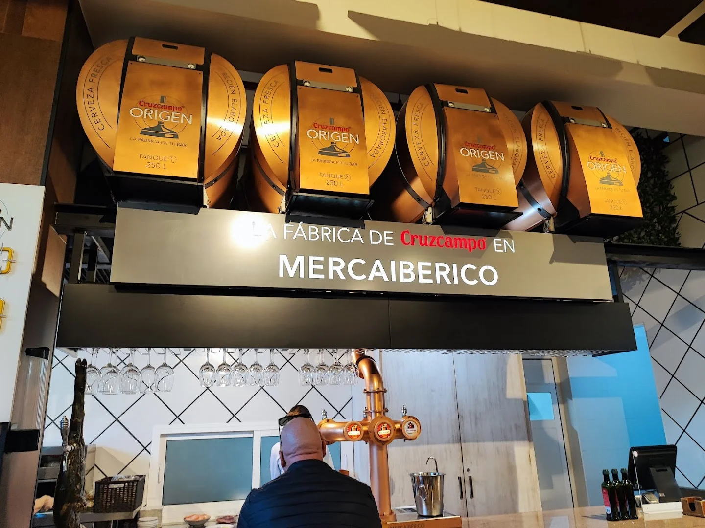 Mercaiberico - Tienda de Jamones y Cafetería