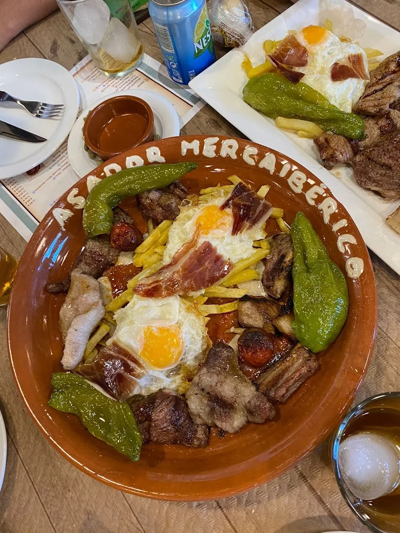 Foto 5 de Mercaiberico - Tienda de Jamones y Cafetería