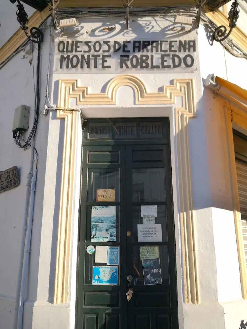 Monte Robledo Quesería Artesanal y Talleres