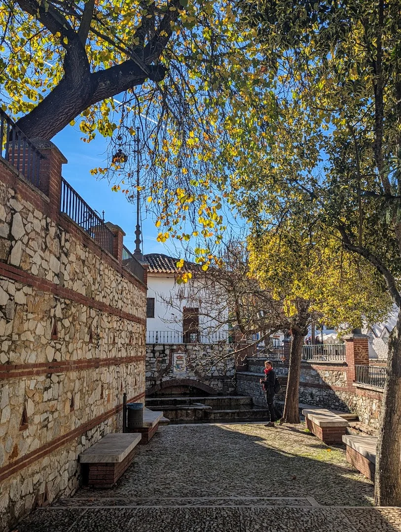 Foto 5 de Paseo de los Poetas de Fuenteheridos