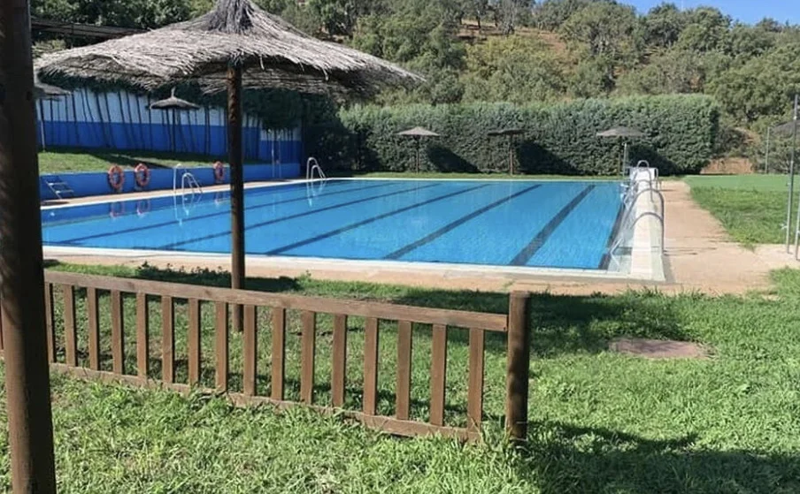 Foto 5 de Piscina Municipal Cortelazor