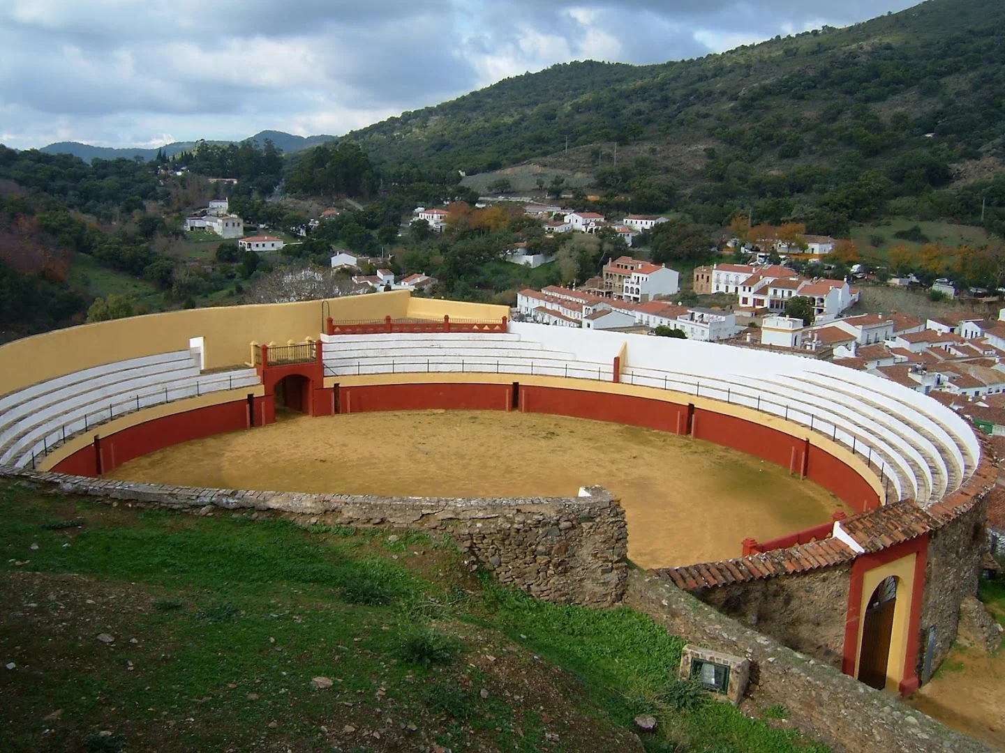 Foto 5 de Plaza de Toros de Almonaster la Real