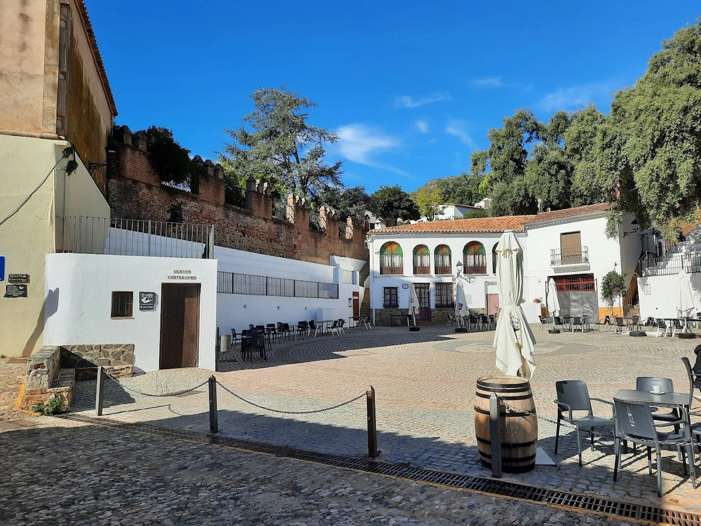 Foto 4 de Plaza de Toros de Linares de la Sierra