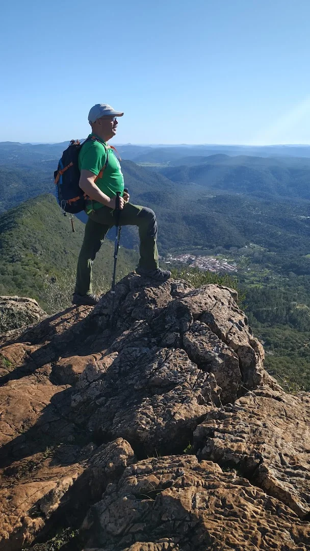 Vértice Geodésico Sierra de Linares ( Pico La Era )